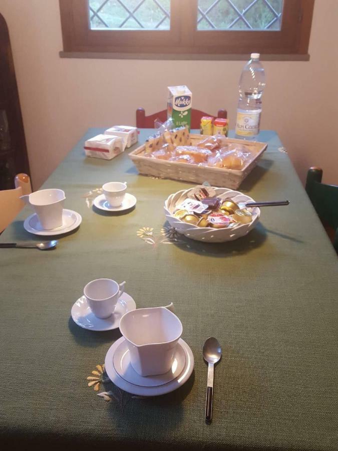 La Casa Della Quercia Guest House Lorenzana Eksteriør bilde